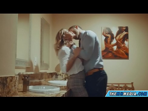 ❤️ 當一個豐滿的金發女郎在公共廁所引誘你時 他媽的視頻 在 zh-tw.porn-mz.ru ❌️❤